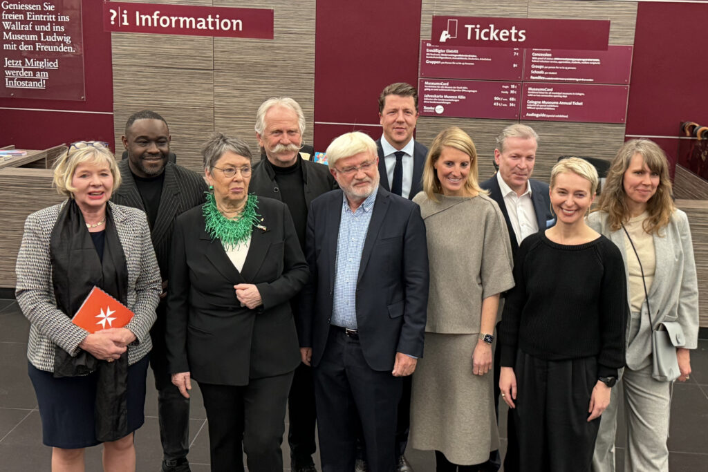 v.l.n.r. Cornelia Kliment (1. Vorsitzende der mpg), Nelson Müller (Botschafter der mpg), Prof. Dr. Barbara Schock-Werner (Botschafterin der mpg), Henning Krautmacher (Botschafter der mpg), Dr. Jürgen Rembold (Förderer), Dr. Thomas Schneider (Förderer), Nina Luig (Botschafterin der mpg), Christoph Kuckelkorn (Botschafter der mpg), Ewa Bogusz-Moore (Botschafterin der mpg), Barbara Foerster (stv. Vorsitzende der mpg)